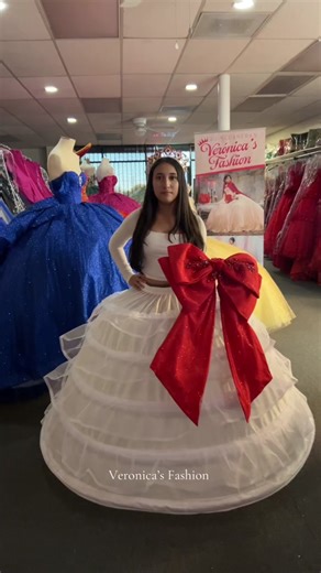 Veronica's Fashion: Elegant Quinceañera Dresses