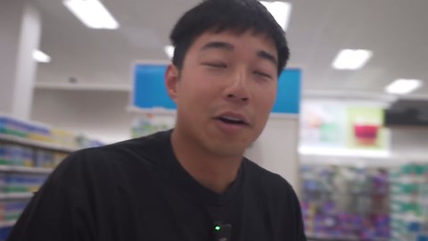 Pro Chef turns Snacks into a Gourmet Cheesecake!👀