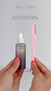 If you are looking for the perfect facial oil to up your dermaplaning game, look no further. We have found the best facial oil for easy and smooth dermaplaning, and getting that healthy glow after😍 Did you also know this one of HARUHARU WONDER’s CEO’s favourite products? Dermaplaning is the process of temporary hair removal with a razor tool to create a smoother surface by getting rid of peach fuzz and facial hair. It also helps to remove dead skin cells and ensure your makeup lies evenly on to