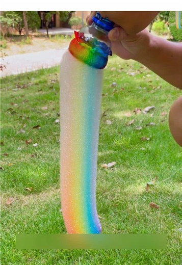 This rainbow bubble dragon is so fun! Come try it with your kids! #DIYHandcraft #KindergartenCraft #ParentChildCraft #Toys #Kids #CreativeToys #pretendplay #tiktok