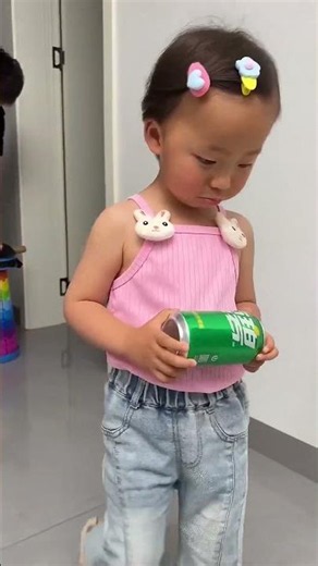 How to get the candy out! #viral #gadgests #creative