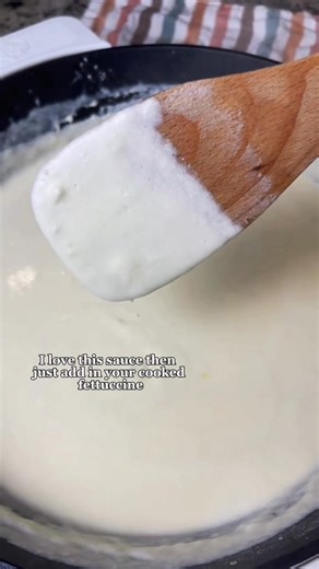 Do you love Olive Garden’s creamy dreamy alfredo? Today is your lucky day! This is a Copycat Olive Garden Alfredo Sauce that is made with just 7 simple ingredients. I guarantee it tastes so much better at home. Yes, I’m aware this isn’t authentic Italian Alfredo Sauce 🙂 Printable Recipe card 👉 https://www.stephreallife.com/copy-cat-olive-garden-alfredo-sauce/ Copycat recipes, Olive Garden, Olive Garden recipes, fettuccine Alfredo | Stephanie Gigliotti