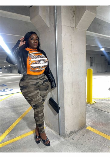 Stylish Camouflage Outfit Ideas for a Girls Night Out