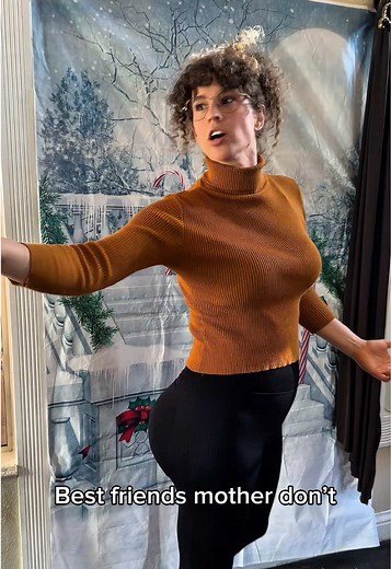 Mom's Family Photo Drama Unfolds
