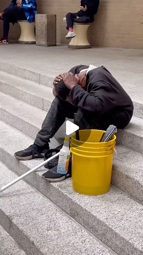 Peter Bond on Instagram: "Let’s change Eric’s life 🥹❤️ (GoFundMe on bio) @bondgives Internet, meet Eric. A man who’s been homeless for 12 years. He tries to make an honest living by washing windows. On an average day, he makes about $2. If he’s lucky, he makes $20 a week. Let’s help him achieve his dream of starting his own window-cleaning business. 100% proceeds go towards equipment & cleaning supplies. Thank you for reading this ❤️"