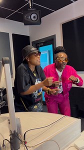 U-GC Uthi ufuna inkanyezi naye guys ingabe ikhona yini e-Available ilethe amalobolo la kumina 😂. U can now download inkanyezi🔥🔥🔥😭🔥🔥.https://music.empi.re/inkanyezi | Nomcebo Zikode