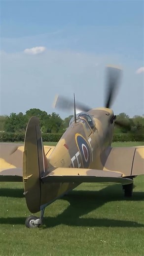 7.1K views · 195 reactions | Watch this glorious MkIX Spitfire start her engine. What a fantastic sound from the V12 Rolls-Royce Merlin #spitfire #rollsroyce #MERLIN #rollsroycemerlin #shuttleworth #SpitfireMk9 shuttleworthtrust | Military Update | Facebook