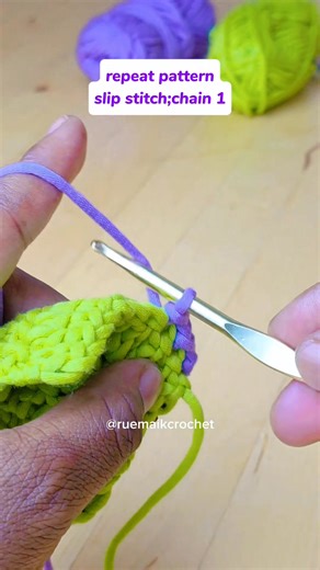 Zig-zag crochet border/edging pattern #ruemaikcrochet #crochettutorial #crochetlove #handmadewithlove #yarnlife #crochet | Ruemaik crochet