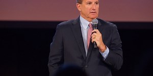 Here’s What Oracle CEO Mark Hurd Says About Keeping Up With Amazon