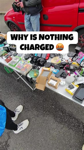 He had a Nintendo Switxh console and an Apple MacBook Air but no chargers so I wasn’t able to see if they worked. Who sells expensive electronics at a carboot sale like this with no power and expects people to buy them 🤷🏻‍♂️ #carboot #carbootsale #carboothaul #nintendoswitch #macbookair