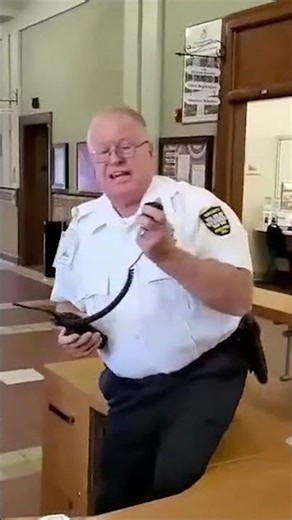 Security Guard Calls Cops to Enforce a Rule #shorts #police #cops #policeofficer #denvermetroaudits