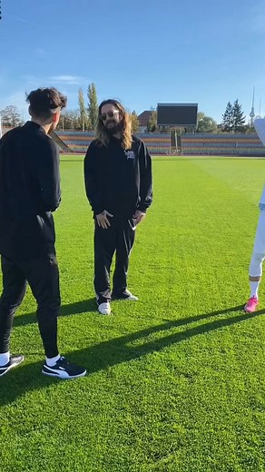 @Pascal Gurk feel free to use for your own memes #FussballStar | Bill Kaulitz