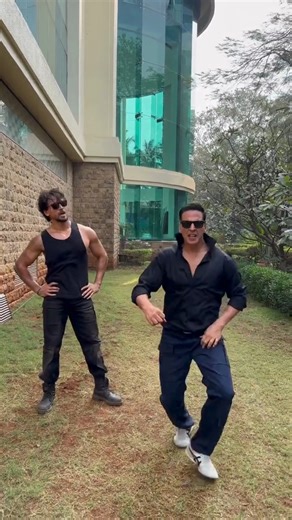 14M views · 582K reactions | Double the energy, double the fun! Akki x Tiger setting the dance floor on fire!  #akshaykumar #tigershroff #dance #bollywood #entertainment | Zoom TV | Facebook