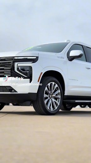 🔥6.2L V8 HIGH COUNTRY!🔥 BRAND NEW 2025 CHEVY SUBURBAN HIGH COUNTRY 4WD 👀SEE MORE PICS HERE: jimfalk.co/4hHLPM5 🚗💨FAST HOME DELIVERY NATIONWIDE!🚗💨 (🎉See how our REAL PRICING can save our customers upwards of $4,000 below👇) ➖Iridescent Pearl Tricoat ➖Jet Black Leather ➖Power Sunroof ➖Heated and Cooled Front Seats ➖Heated Rear Seats ➖Heated Steering Wheel ➖22 Inch Wheels ➖Multicolor Head Up Display ➖🎵Bose Centerpoint Surround Sound ➖Adaptive Cruise Control ➖Remote Start ➖Bluetooth ➖HD Sur