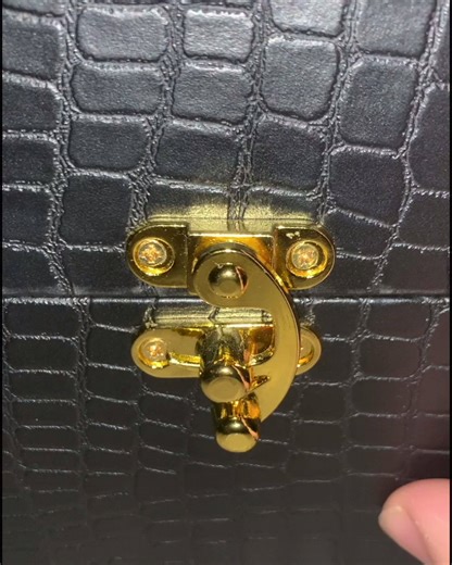 125 reactions · 49 shares | The Perfect Gift for Any Occasion  REAL Rose Dipped in Gold  Order Here -> www.Lovepicker.com - Comes with a Certificate of Authenticity - | Love Picker | Facebook