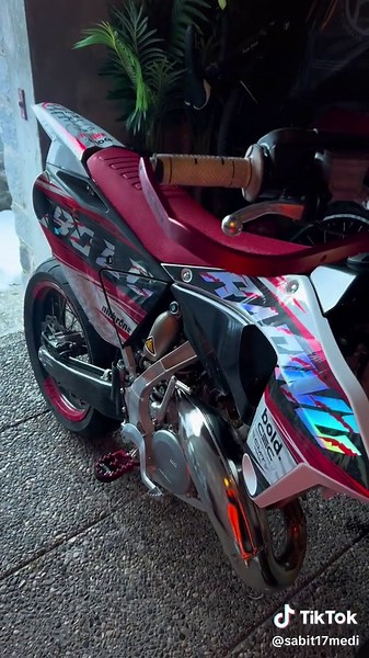 Exploring the New Fantic XE 125 Motorcycle