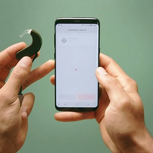 The AudioKey 2 app can be used to control your SONNET 2 from your phone and also has several other helpful features. Are you using the app for the first time? You’ll have to first pair it with your SONNET 2. To do so, enable Bluetooth and switch on your audio processor. Then select “direct” as the connection option. The app will automatically pair with your device. | MED-EL