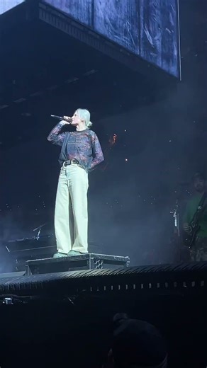 Linkin Park - Crawling (Live Toronto Aug 2025)