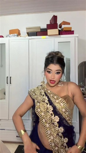 Desi Girl dance in sari – Sari from Colours Of India