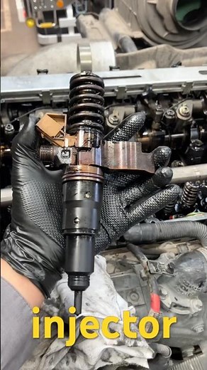 Diesel fuel injector replacement.#automobile #mechanic #truck