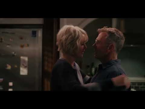Cynthia Nixon,David Eigenberg. in And just like that - steve i miranda. kiss