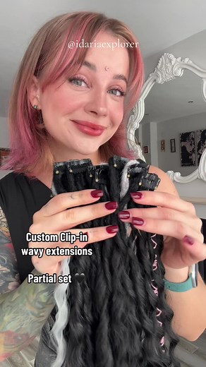 Clip-in extensions ♥️ Email to order - my links are in bio 🩷 Insta: idariaexplorer #clipin #clipinhairextensions #clipins #clipindreads #dreadywaves #dreads #blackdreads #wavylocs #curlylocs #dreadlocks #extractions #hairextensions #syntheticextension #hairaccessories