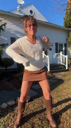 Beep Beep Dance in the Yard 🚨💃 Fun vibes only #DanceShort #GenXDance