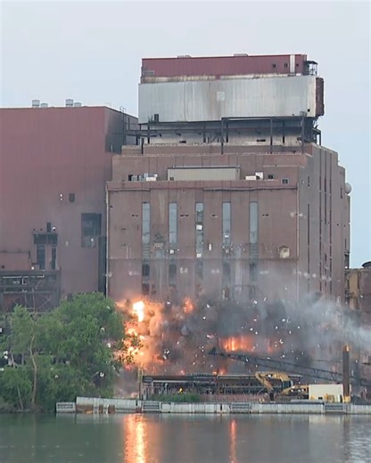 The boiler house of the Trenton Channel Power Plant came down with a bang early Friday. It's the second phase of the demolition. The first phase happened earlier this year when the stacks were imploded. | FOX 2 Detroit
