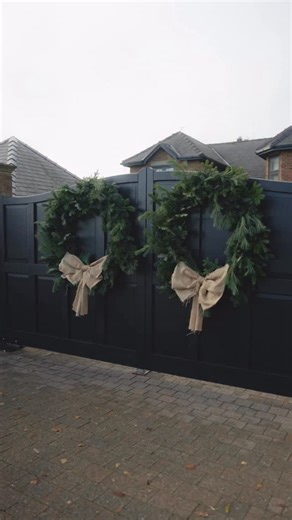 A festive transformation 🌲🤎 This year’s Christmas installation is all about texture, tone and timeless elegance. Outside, a natural archway welcomes you — layered with seasonal foliages, scented pine, and brown cones. A celebration of nature’s raw beauty as the first touchpoint of the experience. 🌲🤎 Step inside to a milky-white glass bauble tree, dressed in soft textured greens, white berries and cocoa-brown pine cones — a harmony of winter whites and earthy warmth. 🌲🌿🤍 In the kitchen, ri