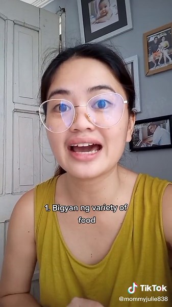 Paano Turuan ang Batang Kumain ng Iba't Ibang Pagkain