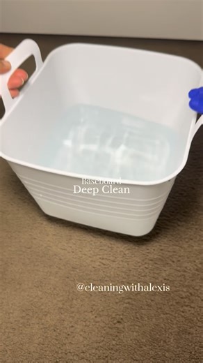 ENJOY!💕Baseboard deep clean🧼 Hope yall are having a great day! What are yall making for dinner I need ideas 😫 tonight it’s chicken salad 😊 #clean #cleaning #deepcleaning #baseboards #cleaningmotivation #asmr #cleaningasmr #suds #brush #scrub {6:02pm} | Cleaningwithalexis