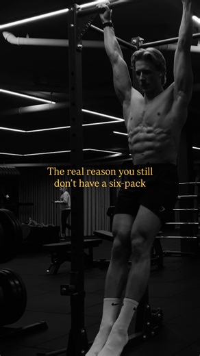 William Durnik | Online fitness coach on Instagram: "The real reason you still don’t have a six-pack isn’t genetics and it’s not crunches. It’s because you don’t train your abs with weights or treat them like any other muscle. You treat them: - like a warm-up - a finisher - punishment for eating too much You don’t load them. Don’t progress them. Don’t give them a reason to grow. Instead: - You under-eat because you think being lean means starving. - You overdo cardio because you think suffering
