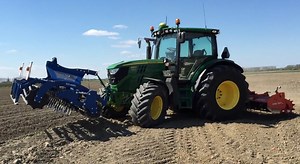 John Deere 6125R iTec Pro without driver.