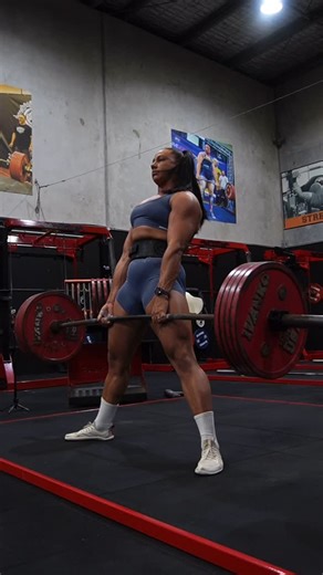 Lily Riley on Instagram: "220kg - deload single This set is from the CORE FOCUS collection which is now live! @musclenation d/c: LILY10"