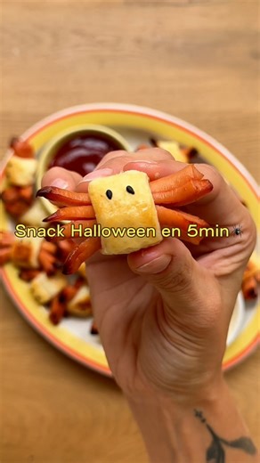 Une idée d’apéro qui va faire craquer petits et grands ! 🕷️ Quantités pour 20 araignées : - 1 pâte feuilletée - 5 saucisses - 1 jaune d’oeuf - Graines de sésame La recette est à retrouver sur l’application dans notre profil Chef Jow : Araignées saucisse ! 🧑‍🍳 #Halloween2025 #Halloween #halloweennight #recipe | Jow