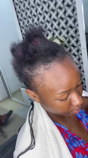 We’re located at kalundu market opposite EastPark☎️0973307320…k500wigs incusive