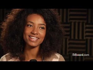 Esperanza Spalding - BEST NEW ARTIST 2011 (Interview)