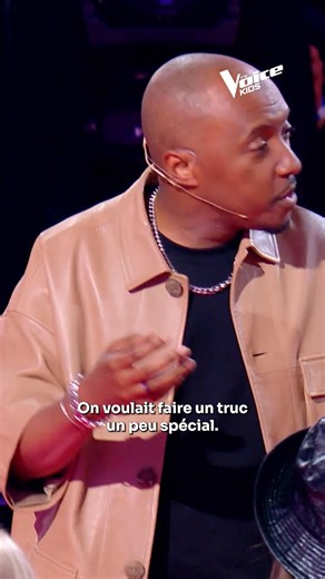 Pour cette reprise de “Maman“ de Louane, Soprano a concocté une petite surprise avec ses Talents ✨ (Fichue poussière dans l’oeil 🥲) RDV Samedi pour les Groupes dans The Voice Kids sur TF1 & TF1 ✌️ #TheVoiceKids #Groupes #Maman #Louane | The Voice : la plus belle voix