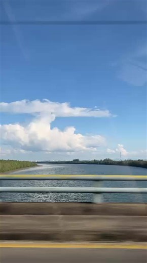 Tut Min (@tut.min)’s videos with som original - LIFE - SereneScape