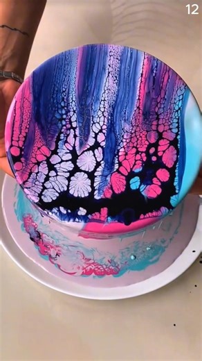 This beautiful mirror-glazed cake is made in seconds #shorts #cakedecorating