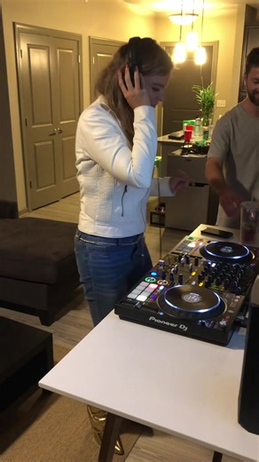Angella Sharpe (@angellasharpe)’s videos with original sound - Angella Sharpe