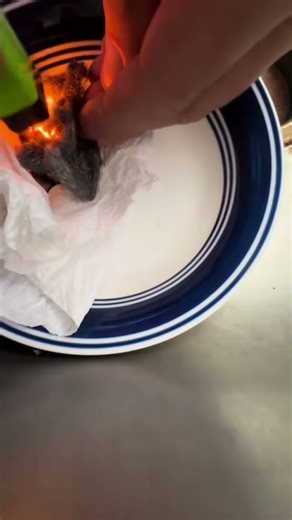 9 volt battery and steel wool make fire #experimnent #shorts #fyp