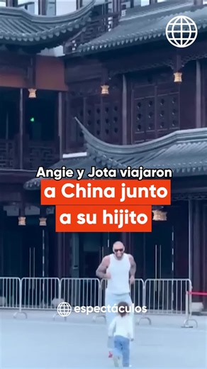 ¡EN FAMILIA! 🥹❤️ Angie Arizaga y Jota Benz disfrutan de un lindo viaje a China junto a su pequeño Matteito. 🇨🇳✈️ ¡La familia comparte tiernos momentos de esta aventura! 🥰📸 De lunes a viernes no te pierdas #AméricaEspectáculos [Suscríbete y mira el programa completo en #tvGO] [Link en la BIO ↑]