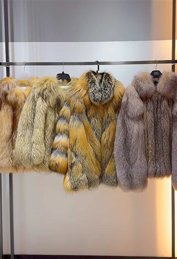 Winter fashion coat #winterfashion #furcoat #furry #coat #janefur 🌍🌍For more information,please click: https://www.janefur.com or http://www.jfur.en.alibaba.com You can contact us through any of the folllowing platforms to ask questions about any of our products. We will help you as soon as possible！ ✨✨WhatsApp:008615068322633，to get wholesale price 📲📲 DM or WhatsApp/wechat： 86 15888306568 📩📩Email: Jane@janefur.com Welcome to make orders！