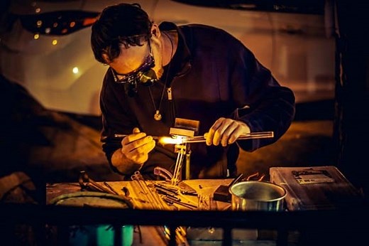 20 Essential Tips for Making it Through Long Shifts at Work