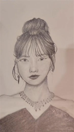 ❤️‍🔥Drawing Lisa ✨️| #blackpink #lisa #drawing #art #realistic #preety #money # | Art by ayishaa |