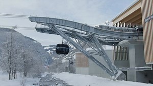 69 reactions | Die Schweizer Winterlandschaft entdecken und dabei im...