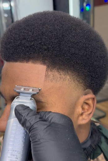 Gamma Cyborg Trimmers: Top Performance for Barbers