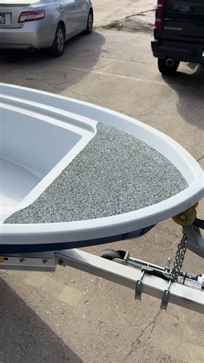 Check out this XPC with this sick deck from @deckarmorinc #xpcboat #TampaBayFishing #FloridaInshore #InshoreNation #SaltwaterFishing