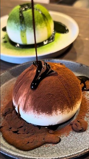 ソース弾きまくるティラミスボール #japanesefood